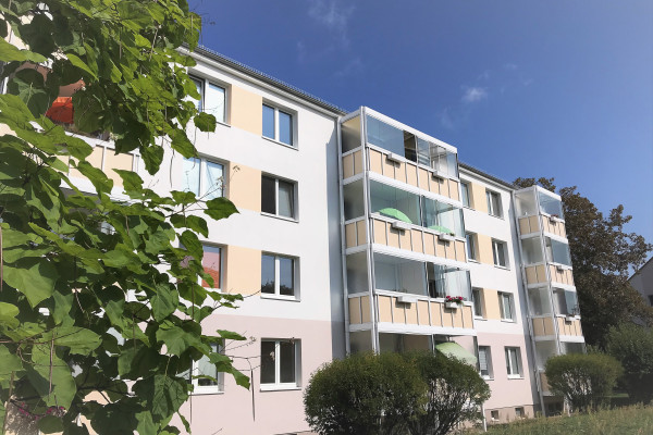 Gepflegte 3Raumwohnung mit einem verglasten Südbalkon.