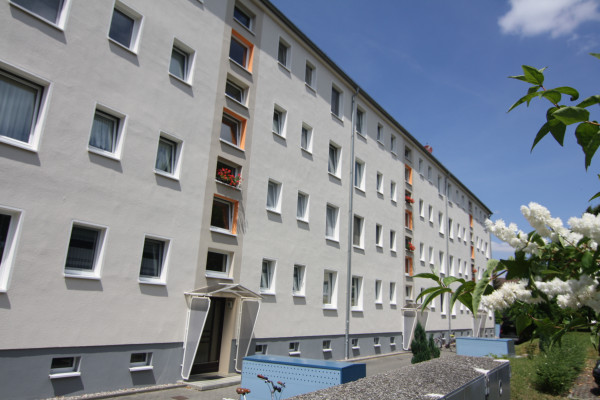 Beschauliche 2,5RaumWE, idyllisch gelegen, mit Einbauküche.