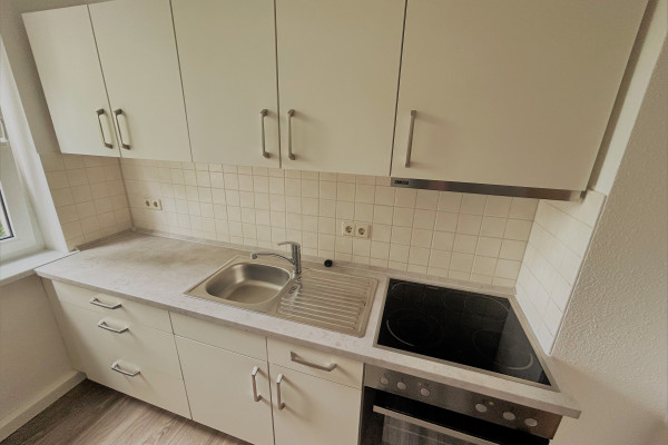 3RaumWE, bequem in der 2.Etage, ruhig, viel Grün, alles schick.